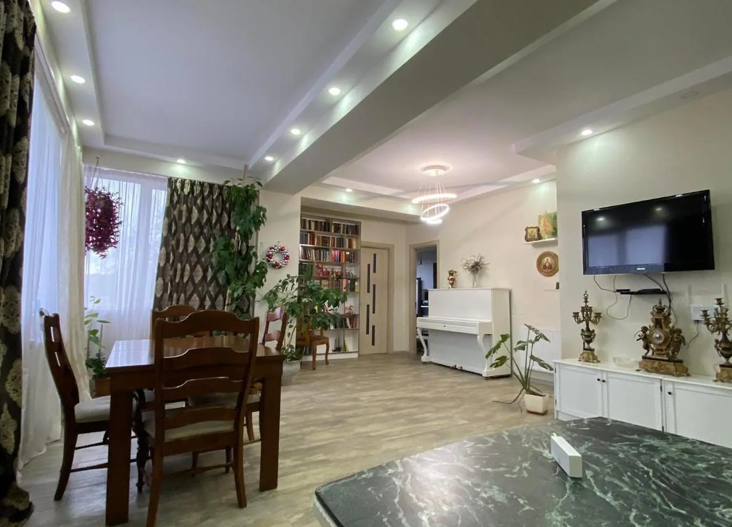 Three-Bedroom Apartment 