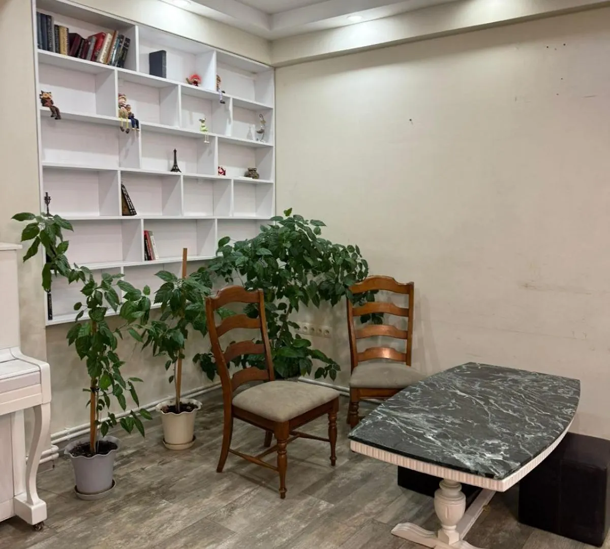 Three-Bedroom Apartment 