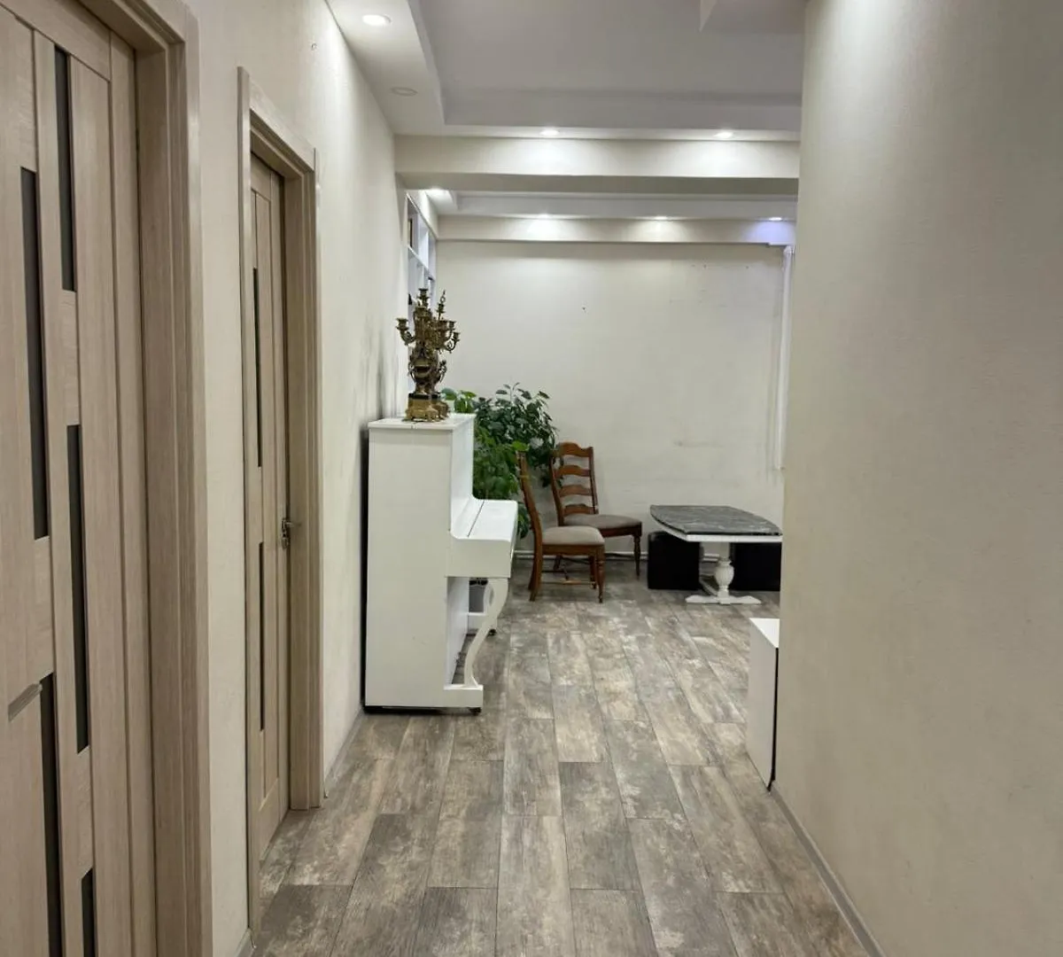Three-Bedroom Apartment 